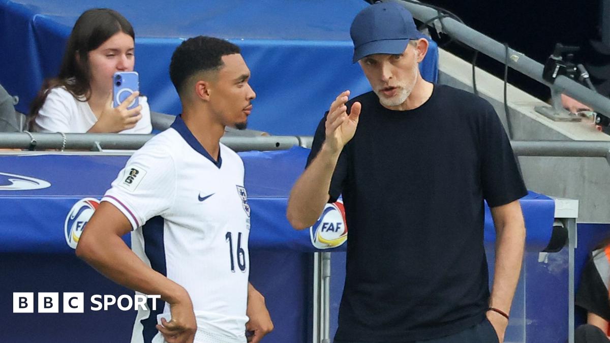 Trent Alexander-Arnold speaking to Thomas Tuchel