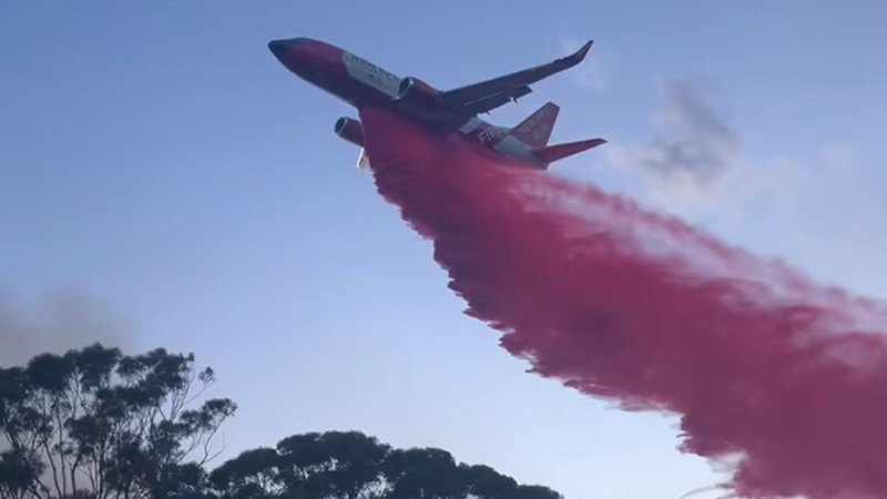 Bushfire threatens south coast retirement village in Worrowing Heights near Jervis Bay