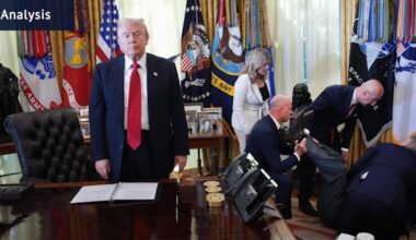 Donald Trump White House photo goes viral as voters lose faith in president