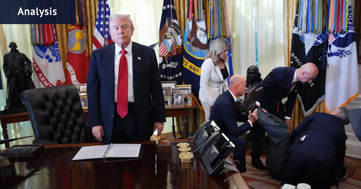 Donald Trump White House photo goes viral as voters lose faith in president