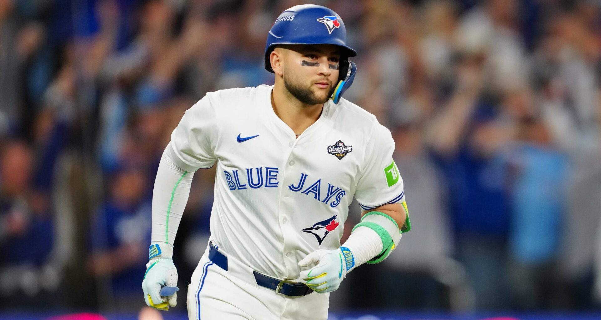 Blue Jays extend qualifying offer to Bo Bichette
