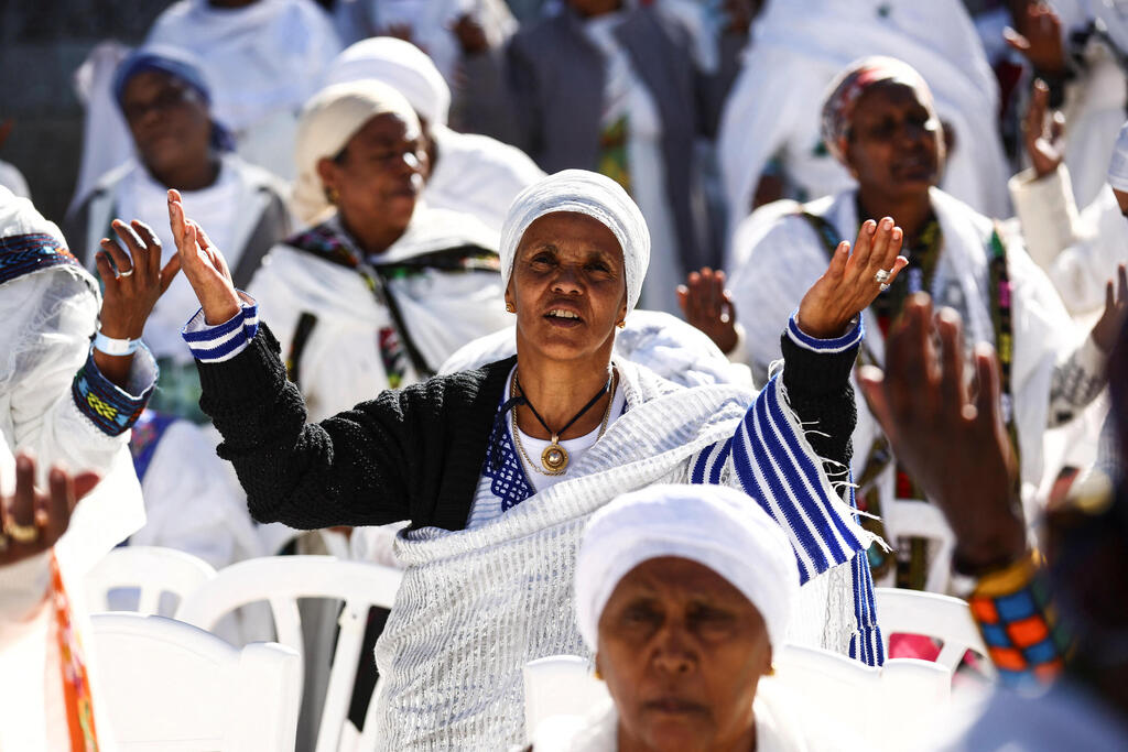 בני העדה התאיופית בחג הסיגד בירושלים