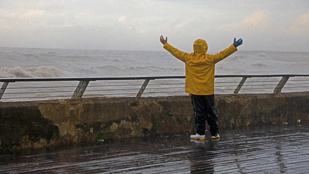 מזג אוויר סוער בנמל תל אביב