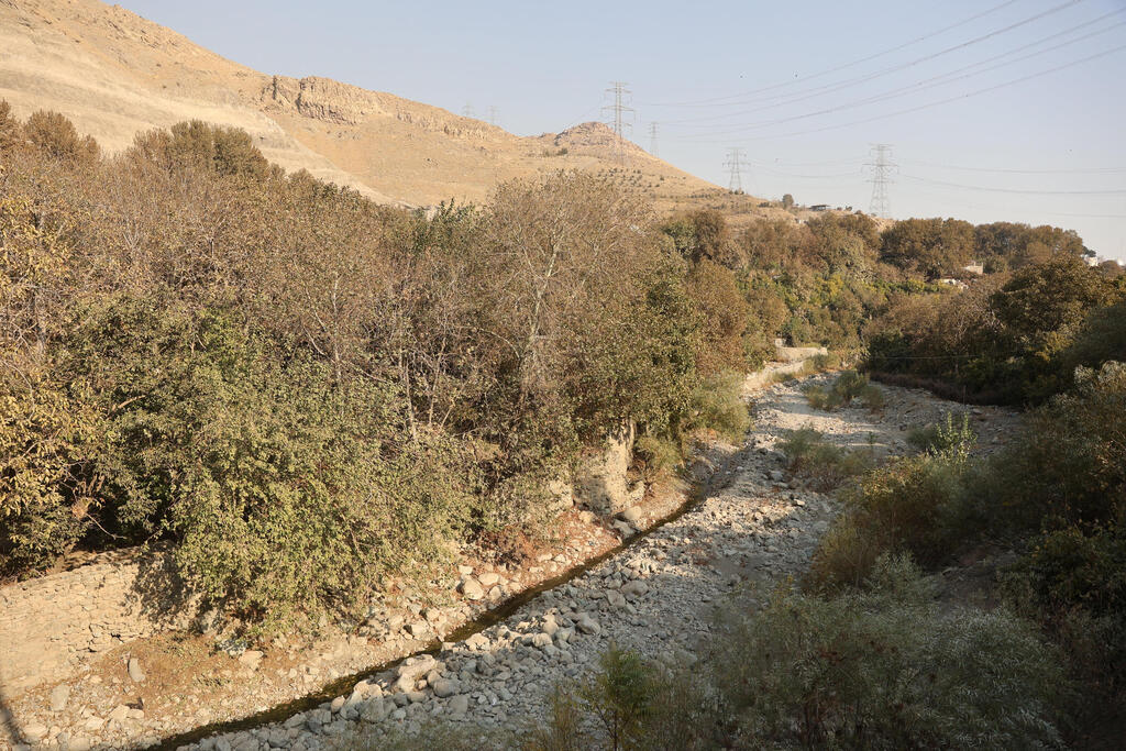 נהר קאן ב טהרן איראן משבר מים בצורת