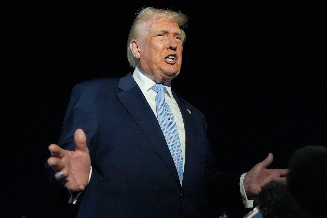 Laura Loomer is basking in the Trump-Greene breakup