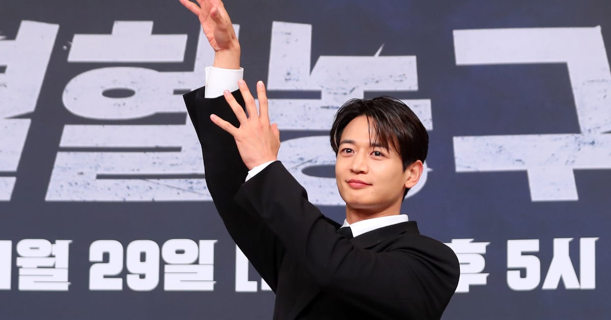 SHINEE's Minho Fulfills Childhood Basketball Dream - 조선일보