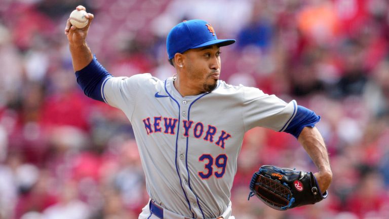 Blue Jays meet with reps of free-agent closer Edwin Diaz: report