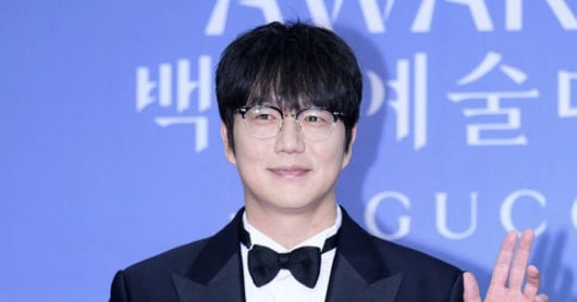 Sung Si-kyung Endures Manager Betrayal, Legal Issues with Fan Support - 조선일보