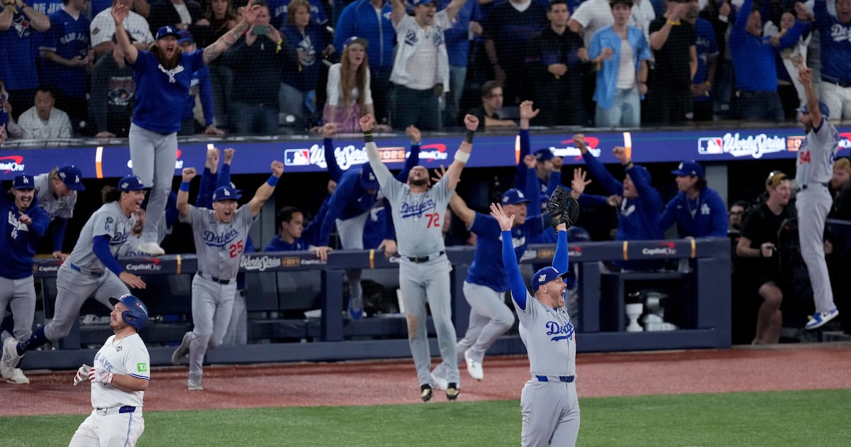 Game 7 in 11th inning, Dodgers and Blue Jays tied 4-4. Live Game 7 updates here. - CTV News