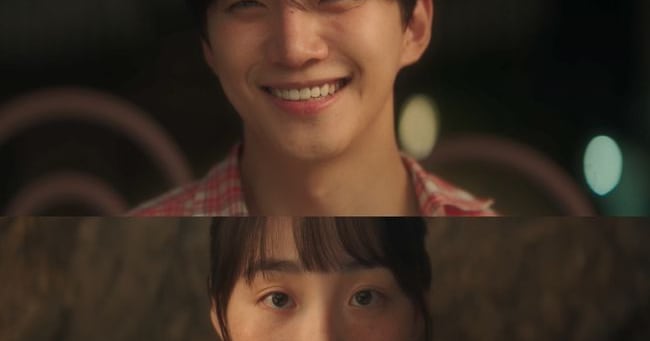 Lee Jun-ho Confesses Love to Kim Min-ha in 'Typhoon Company' - 조선일보