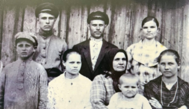 ‘We have to share these stories,’ families of Holodomor survivors speak about genocide 92 years ago - CTV News