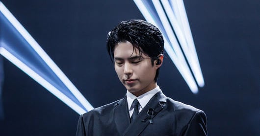 MAMA Awards Honor Hong Kong Fire Victims with Subdued Ceremony - 조선일보