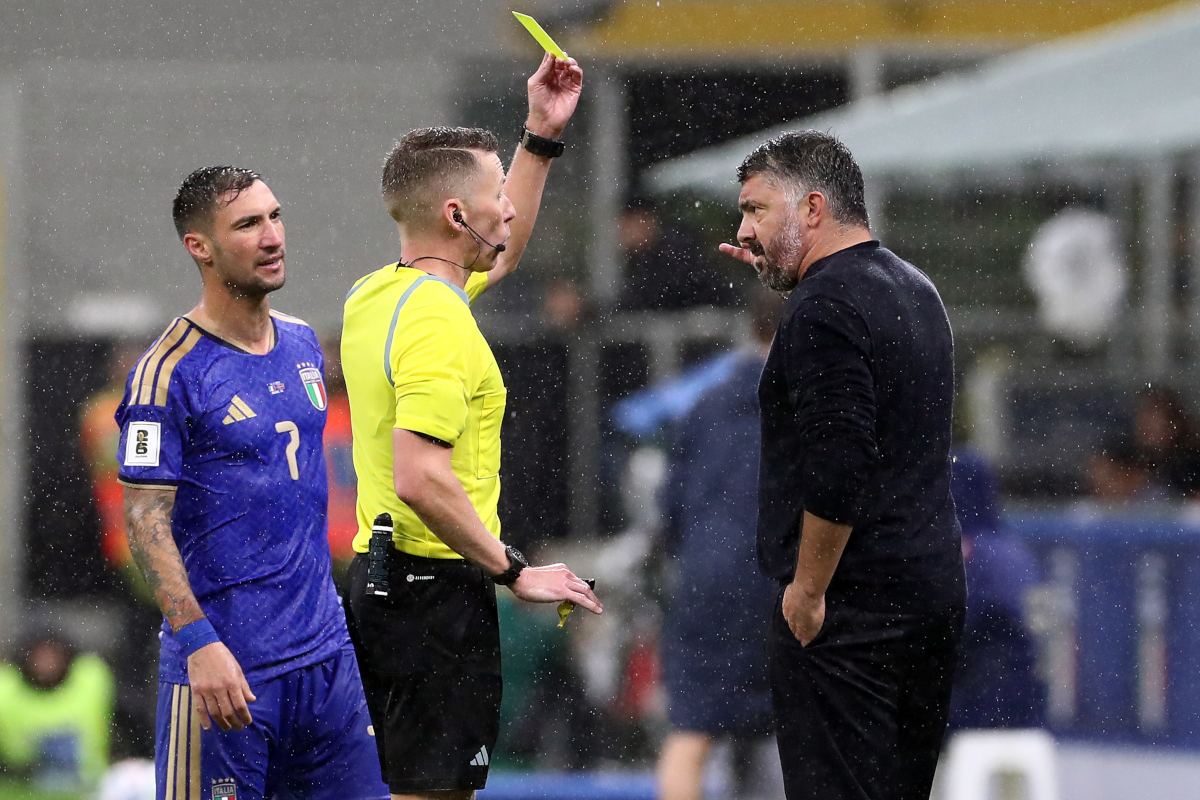 MILAN, ITALY - NOVEMBER 16: Referee, Alejandro Hernandez, shows a yellow card to Gennaro Gattuso, Head Coach of Italy, during the FIFA World Cup 2026 qualifier match between Italy and Norway at San Siro Stadium on November 16, 2025 in Milan, Italy. (Photo by Marco Luzzani/Getty Images)