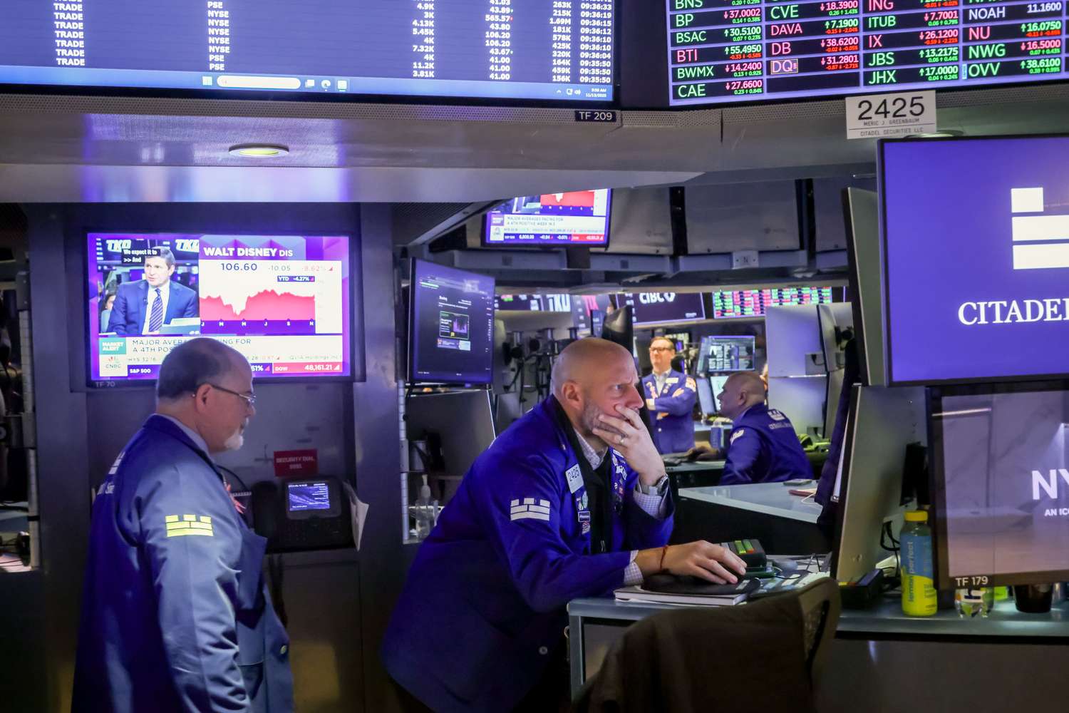 Stock Indexes Close Sharply Lower as Tech Shares Tumble; Dow Drops 800 Points After Record