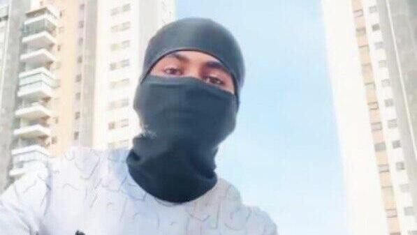 Ramla man arrested after terror attack threat during livestream; officer shoots dog i