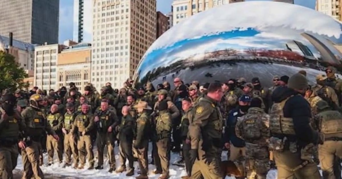 Anish Kapoor may sue after US border agents pose by sculpture – The Irish Times