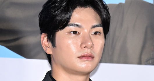 Lee Yi-kyung Suffers as Exposer Reverses, Damage Mounts - 조선일보