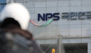 Government Mobilizes National Pension Service to Stabilize Exchange Rate - 조선일보