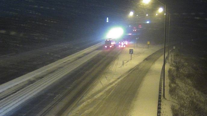 Icy conditions close portion of Highway 401 in Drumbo for 9 hours