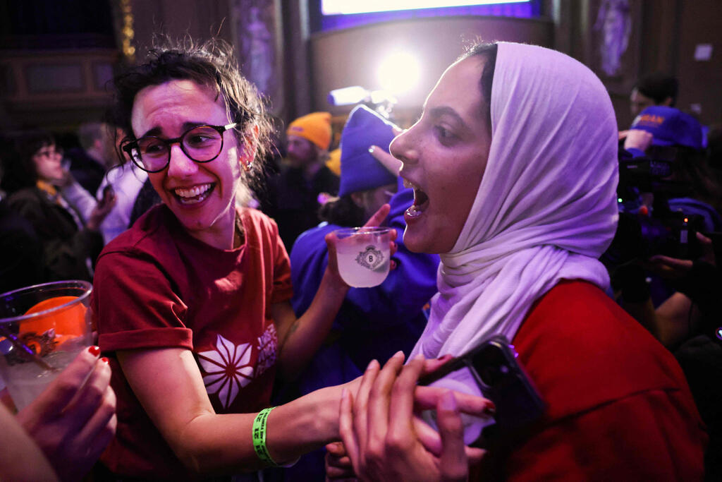 תומכי זוהראן ממדאני חוגגים את ניצחונו בחירות ניו יורק