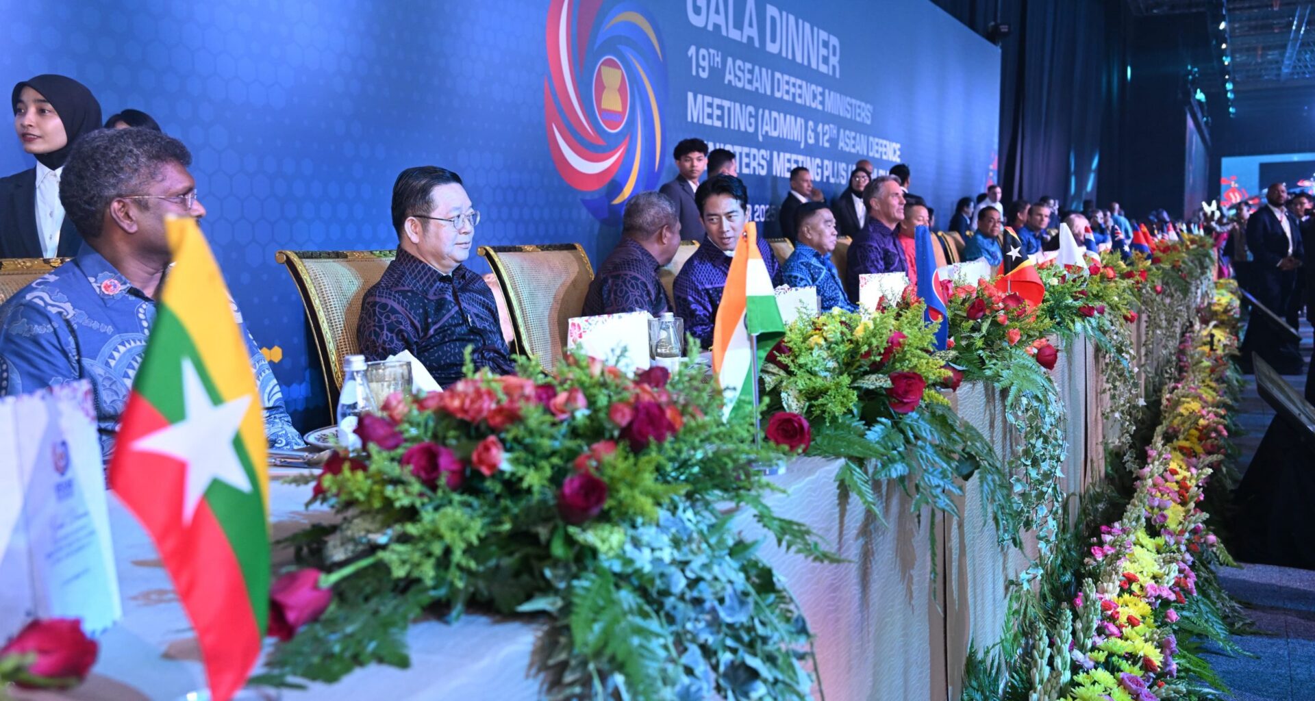 Secretary-General of ASEAN attends the Gala Dinner of the 19th ASEAN Defence Ministers’ Meeting (ADMM) and 12th ADMM-Plus in Malaysia