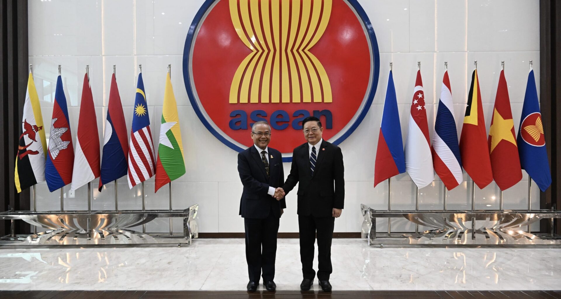 Secretary-General of ASEAN receives courtesy call from the incoming AIPA Secretary General