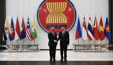 Secretary-General of ASEAN receives courtesy call from the incoming AIPA Secretary General