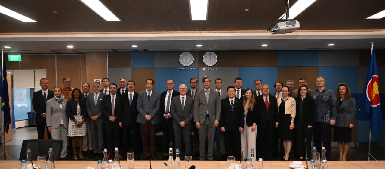 Secretary-General of ASEAN meets with the European Union Heads of Missions based in Jakarta