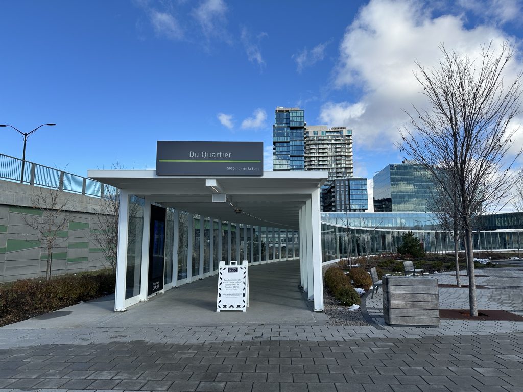 Du Quartier station