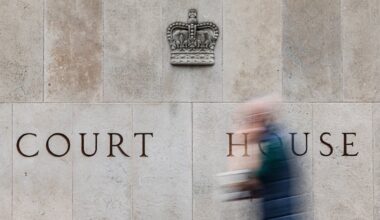 Toronto judge tosses ‘very serious’ charges after Crown identifies informant 