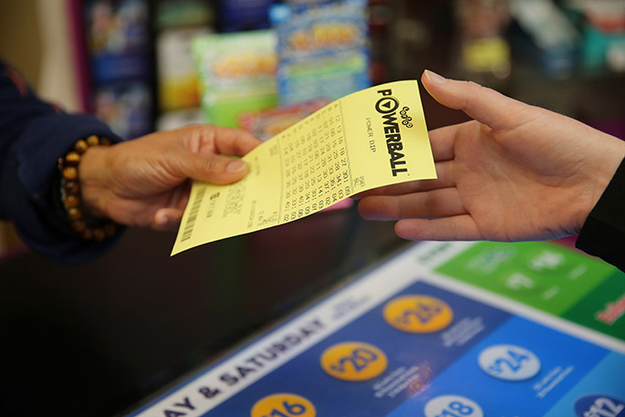 SunLive - Lotto Powerball: Three winners get $18.3m each
