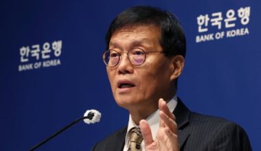 Bank of Korea Meeting Eyes Governor Rhee's Explanation Over Rate Decision - 조선일보