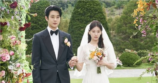 Choi Woo-shik, Jung So-min's Drama Ends Happily - 조선일보