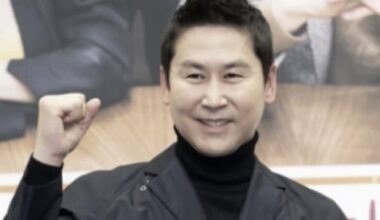 Jeon In-kwon and Shin Dong-yup Swap Self-Deprecating Marijuana Jokes - 조선일보