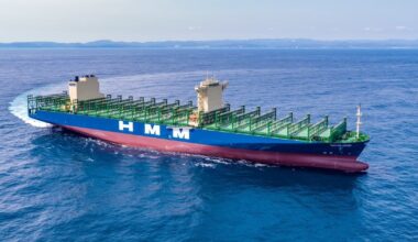HD Hyundai Secures Largest Container Ship Order in 18 Years - 조선일보