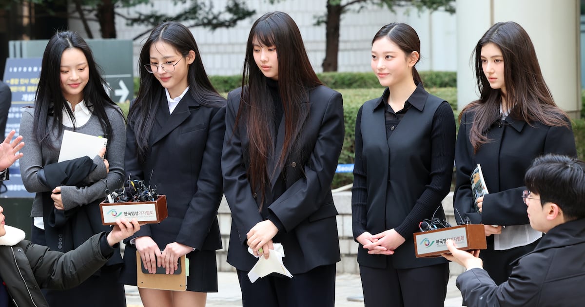 NewJeans Members Return After Legal Battle, BBC Notes Industry Impact - 조선일보