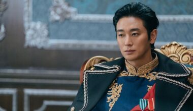 The Remarried Empress Production Apologizes for Nazi-Like Medal Prop - 조선일보