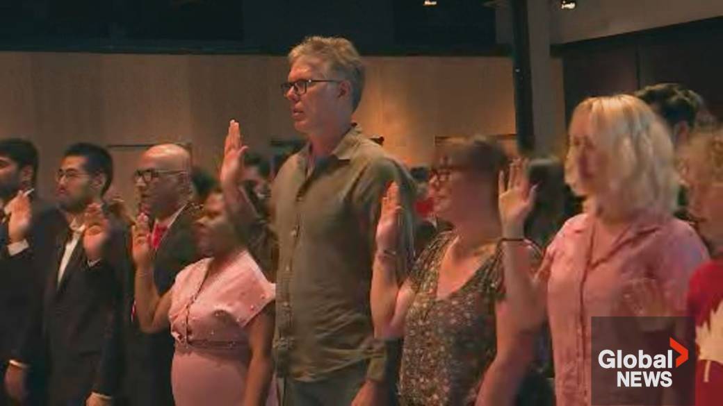 Click to play video: 'New Canadians sworn in on Canada Day at Halifax citizenship ceremony'