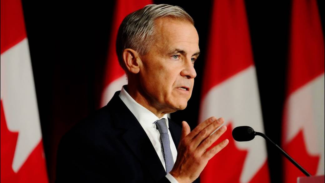 Click to play video: 'Canadians split before Carney’s 1st budget, new poll shows doubt'