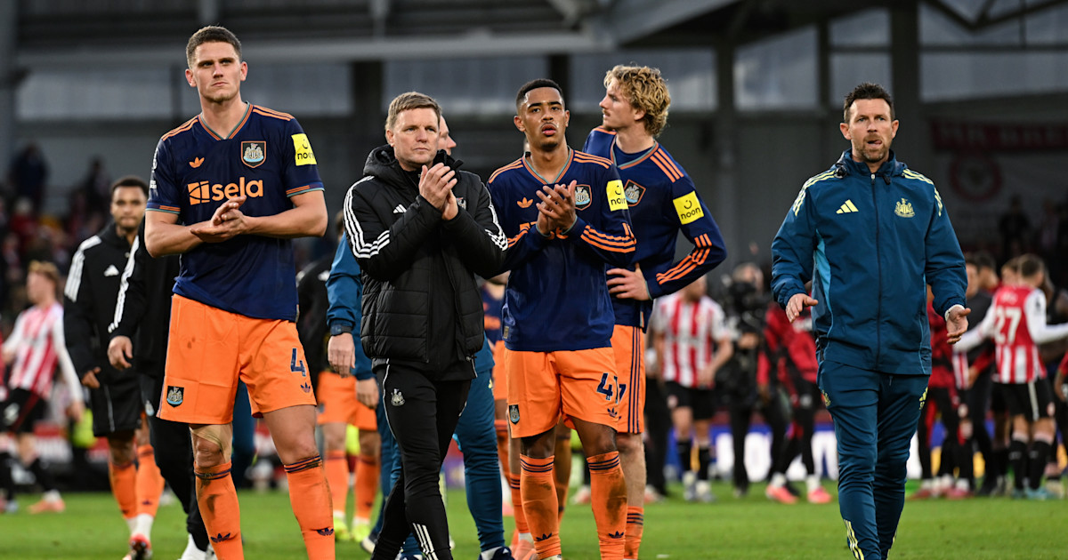 Eddie Howe and Harvey Barnes react to Newcastle United's defeat at Brentford