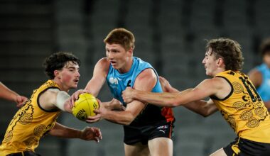 Left footed midfielder joins Collingwood