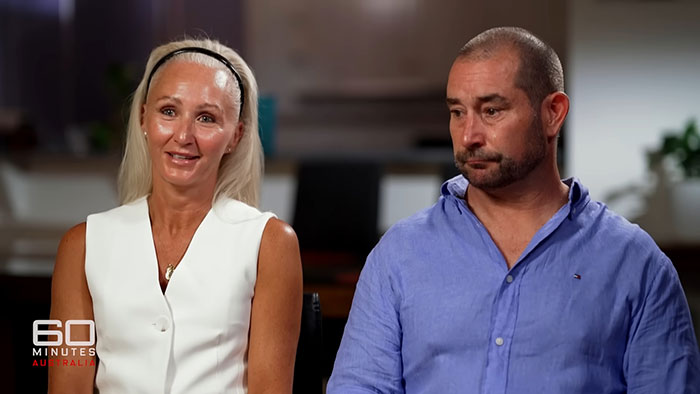 Parents warn against travel after losing their daughters on vacation, expressing grief and criticism toward government policies.