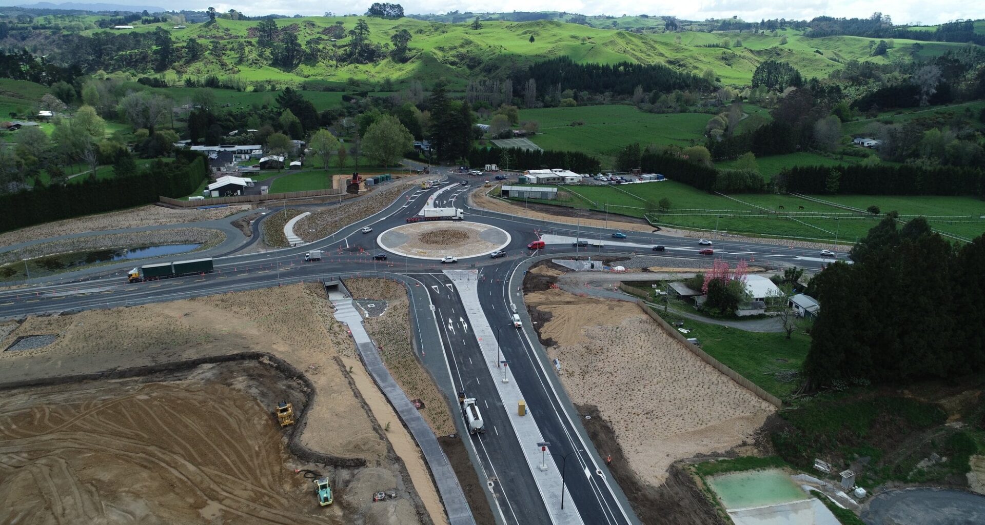 SunLive - New Tauriko link opens as final SH29 link done