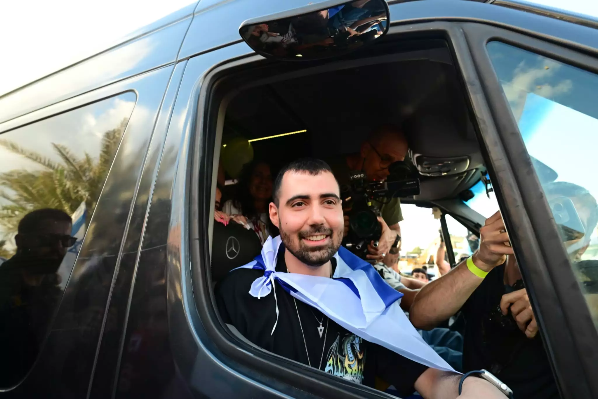 שורד השבי גיא גלבוע דלאל חוזר הביתה , יוסי זליגר