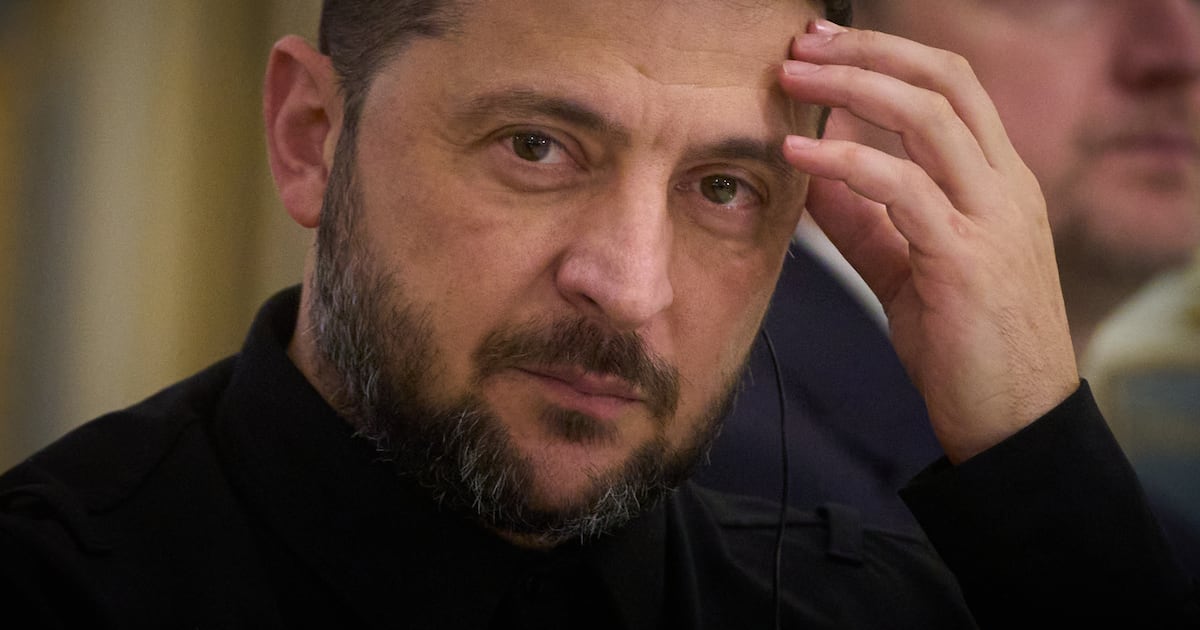 Zelenskyy says Ukraine faces choice of losing dignity or risking loss of key partner with U.S. plan - CTV News