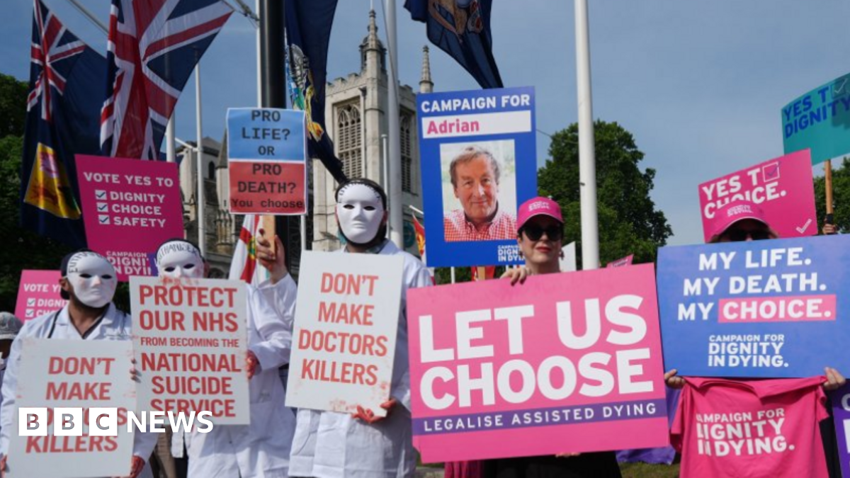Campaigners supporting and opposing the assisted dying Bill demonstrate at Parliament Square in Westminster, ahead of a debate on the Terminally Ill Adults (End of Life) Bill in the House of Commons.