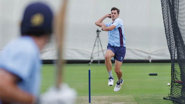Pat Cummins trains with the Blues on Saturday.