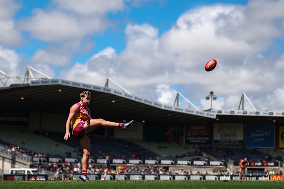 Kicking on: Brisbane star Dakota Davidson.