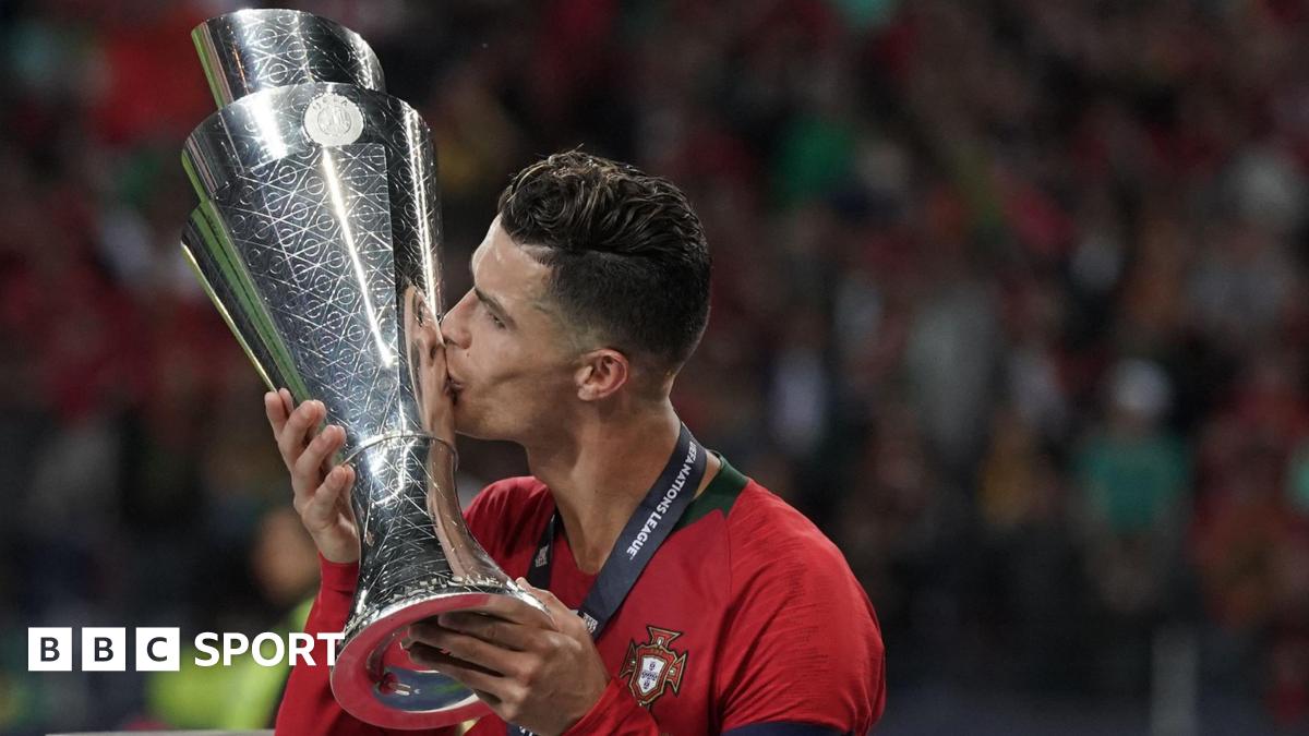 Ronaldo kisses the Nations League trophy
