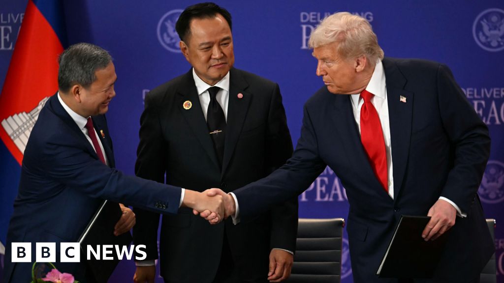 Thailand suspends Cambodia 'peace deal' after soldiers injured